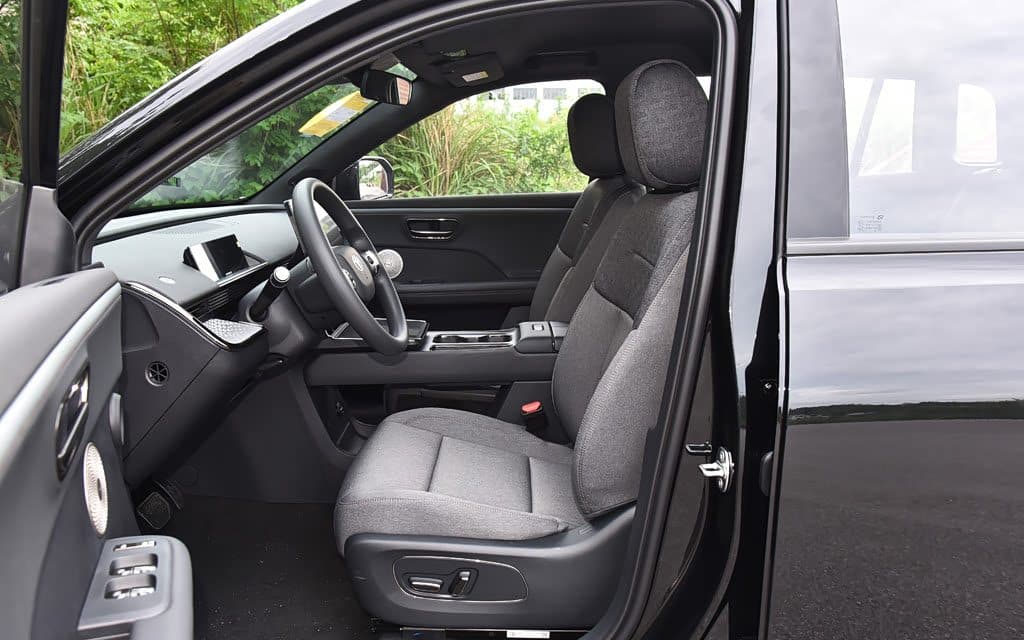 2026 Toyota bZ3X 430 Air electric SUV — front seats, export from China