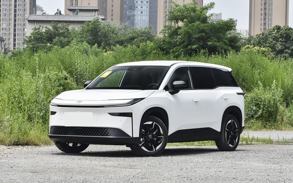 Front three-quarter view of a Toyota bZ3X 2026 430 Air+ electric SUV, sized between the Corolla Cross and RAV4
